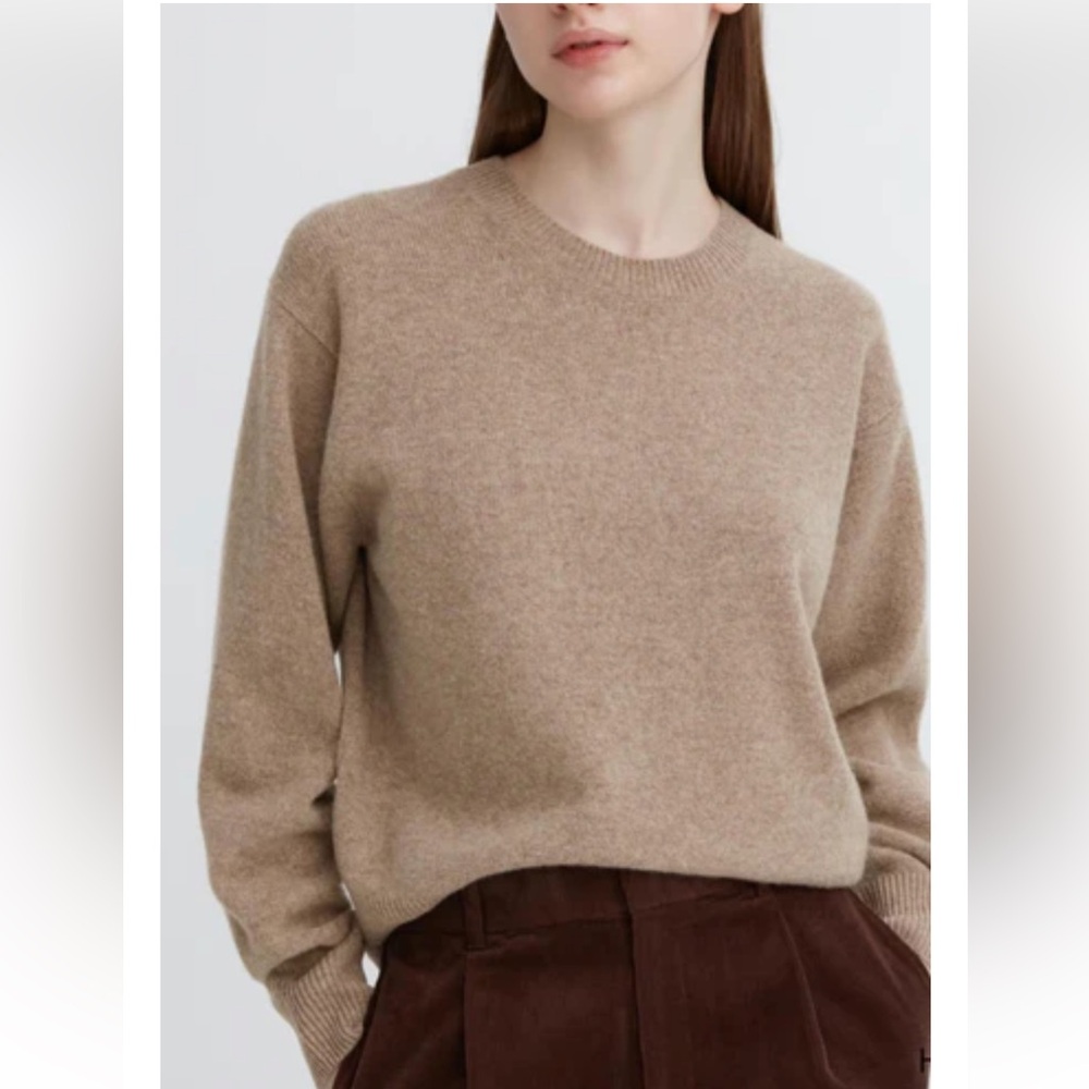 Uniqlo Beige Crew Neck 100% Wool Long Sleeve Sweater Minimalist